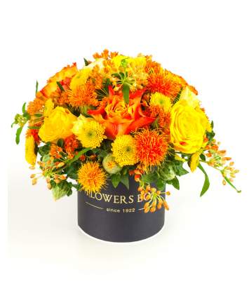 Oranžinių spalvų gėlių dėžutė
