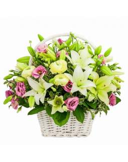Gėlių krepšys su lelijomis ir eustomomis